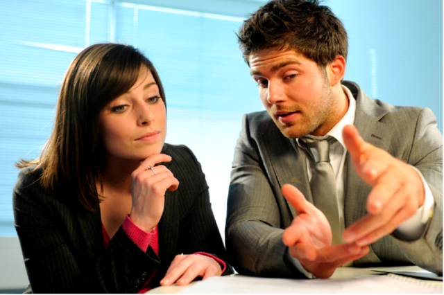 Discución entre la embajadora y el presidente.