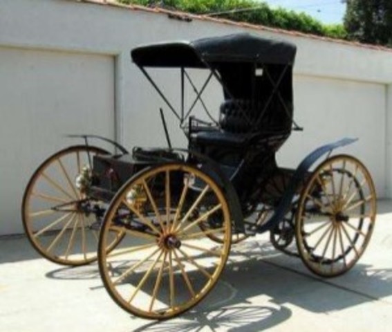 Coche eléctrico de tres ruedas
