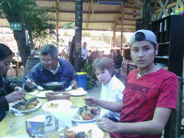 con mi primo con su mama