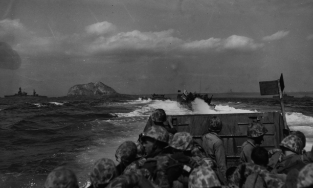 marines land in Iwo jima