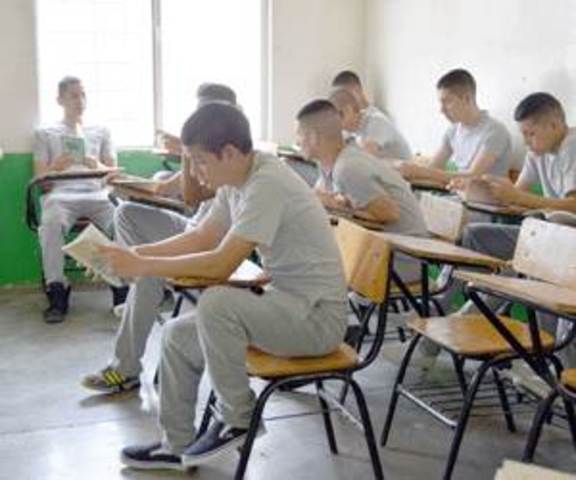 ANTON MAKARENKO, READAPTACION DE JOVENES