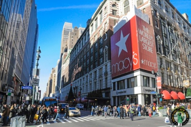 Relaunch of Uniglo with the opening of a flagship store in New York