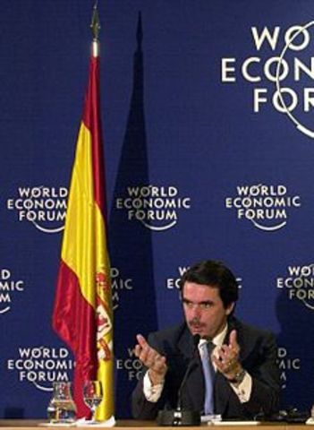 Primer gobierno del PP. Durante el gobierno de José María Aznar continuaron el crecimiento económico y la modernización del país.