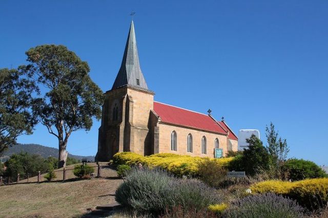 1821 Construction of first Catholic church at Richmond, Tasmania