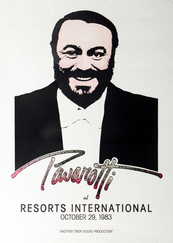 Pavarotti performs