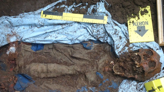 Exhumación otra vez