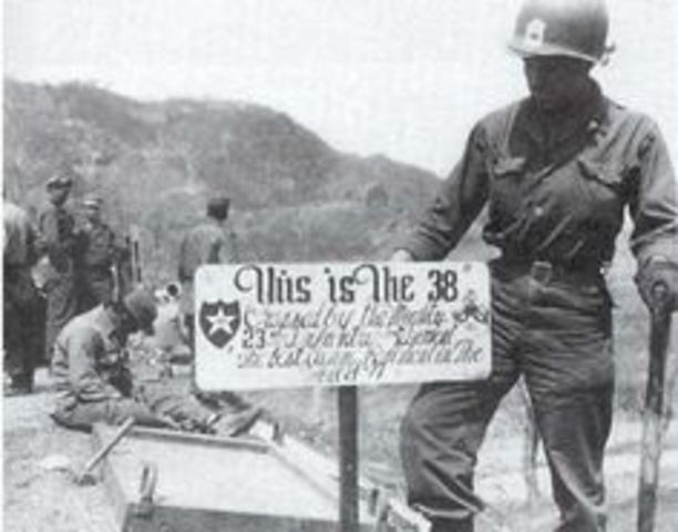 US Army crosses the 38th Parallel