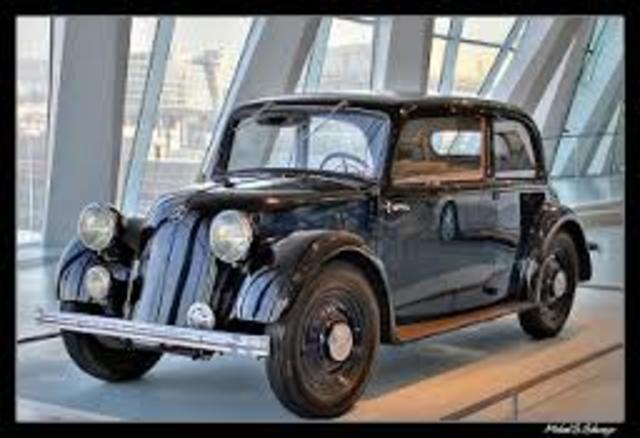 1934. Un verdadero automóvil moderno, el super aerodinámico Chrysler Airflow y