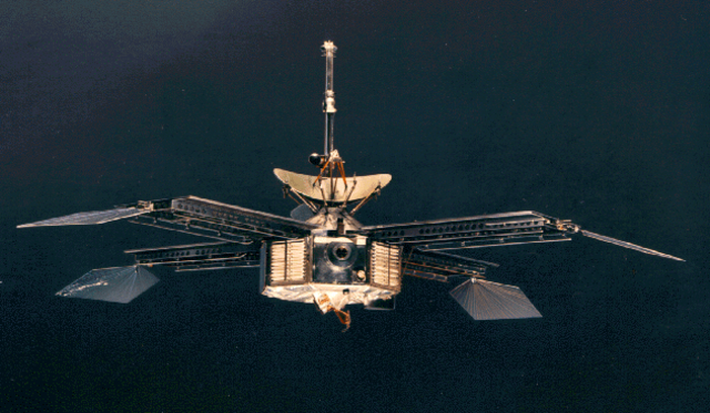 First successful flyby of Mars: Mariner 4