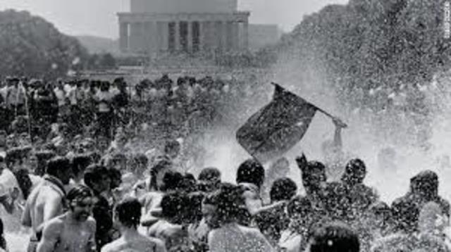 Vietnam Protest at Lincoln Memorial