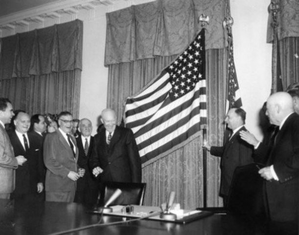 Eisenhower secretly goes to Korea