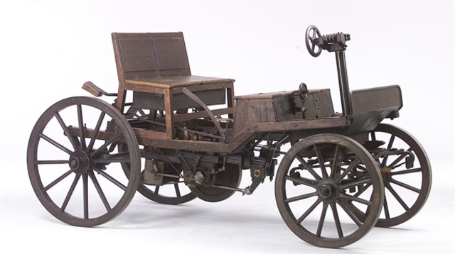 Prototipo de auto con motor de combustión interna: