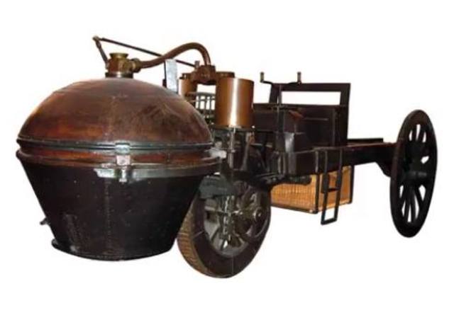 Primer vehículo a vapor