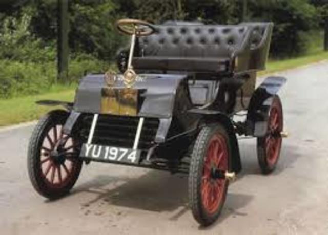 1903 Vehículo con seis cilindros.