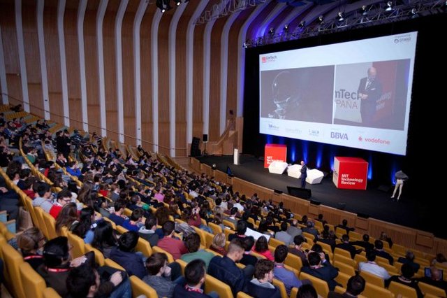 Reunión jóvenes emprendedores