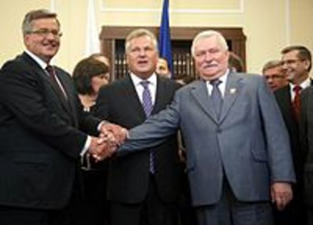 Lech Walesa elected president of Poland