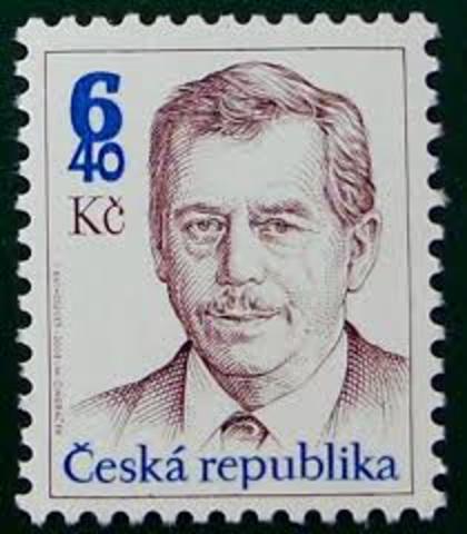 Vaclav Havel elected president of Czechoslovakia
