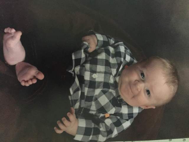 Mein Bruder ist am 9 November 2013 geboren.