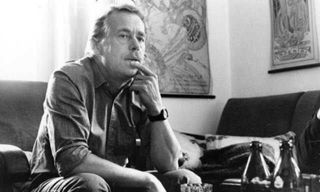 Vaclav Havel elected president of Czechoslovakia