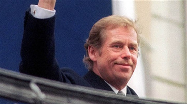Vaclav Havel elected president of Czechoslovakia