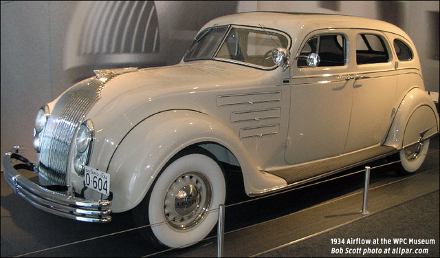 1934 Primer auto aerodinámico.