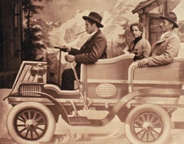 LA ERA DEL AUTOMOVIL