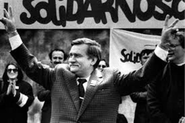 Lech Walesa elected president of Poland