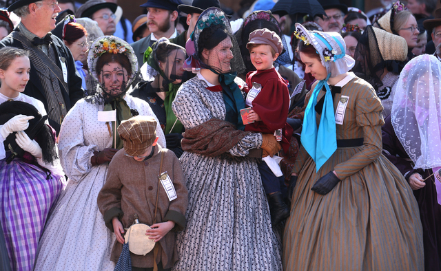 Mrs. Laura dies (fiction)