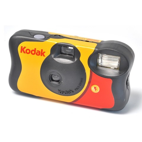 Fuji introduce al mercado la cámara desechable.