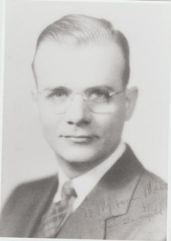 Charles graduates from LSU with a Bachelors in Chemical Engineering