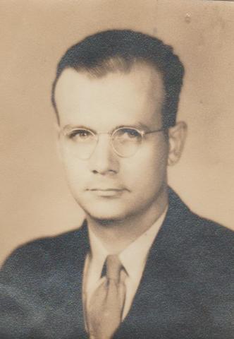 Charles graduates from LSU with a Masters in Chemical Engineering