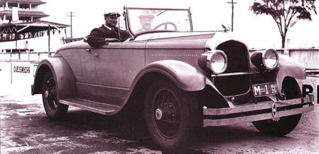 Chrysler Imperial E-80