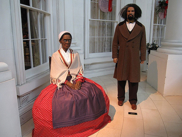 Meets other famous leaders