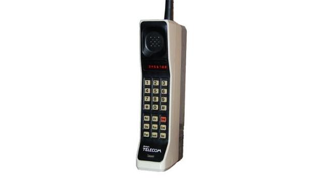 el primer teléfono móvil