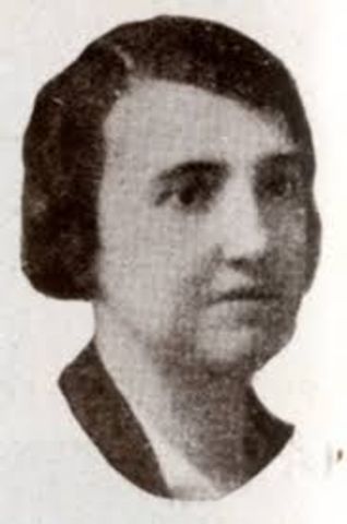 1957 NUEVA DIRECTORA