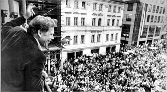 Vaclav Havel elected president of Czechoslovakia