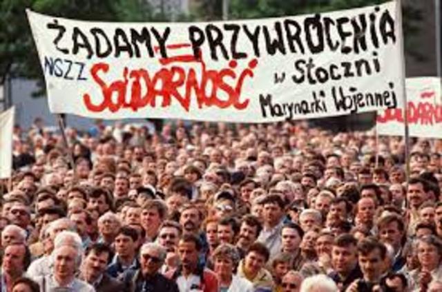Solidarity forms first non communist government in Poland.