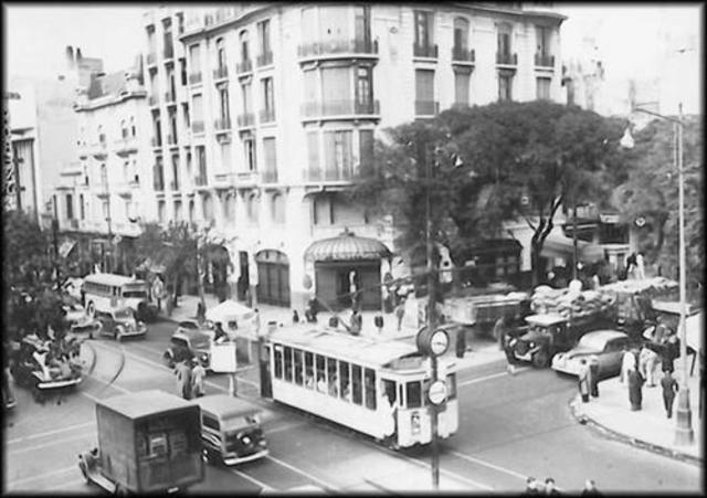 Edificación de primeras casas en el barrio de Caballito.