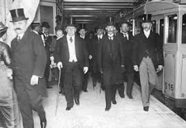 Inauguración de línea de tranvías.