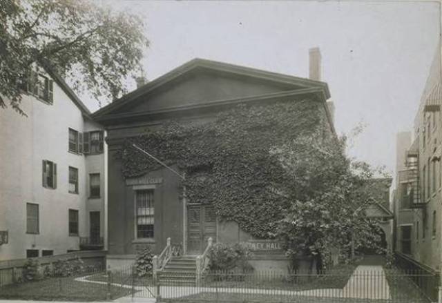 Harriet Becomes teacher