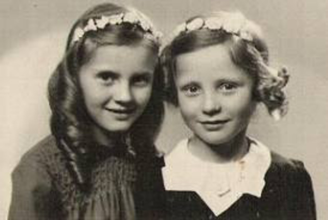 Ellen came to sleep over with Annamarie and the Johansens. (Fiction)