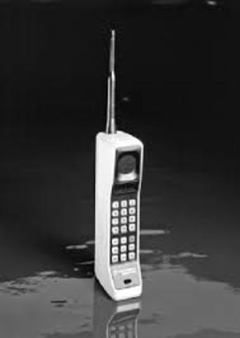 1980: PRIMERA GENERACION CELULAR