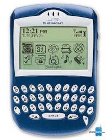 2001: APARECE EL BLACKBERRY