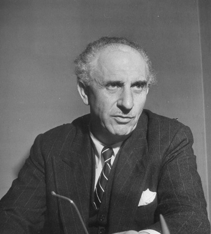 Γεώργιος Παπανδρέου: 3ος πρωθυπουργός της 3ης επίσημης ελευθερης (εξόριστης)κυβέρνησης στο Κάιρο.