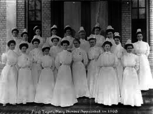 Nurses began to wear uniforms
