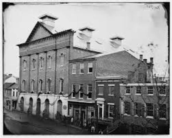 Lincoln arrives late at Fords Theatre @8:30pm