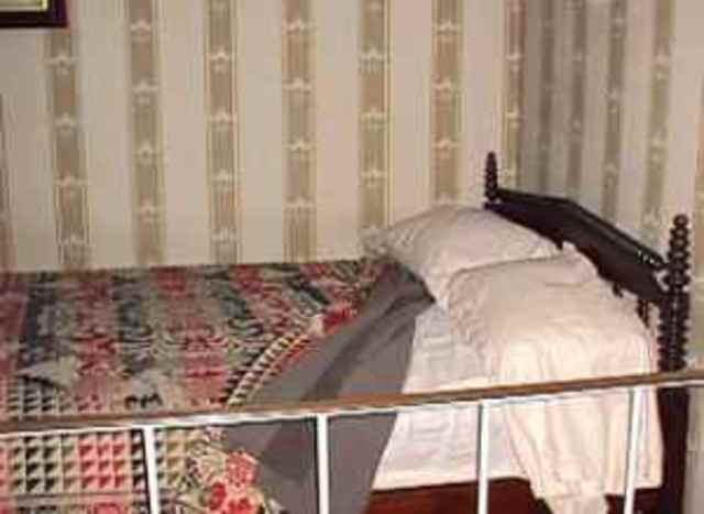 Lincoln Takes His Last Breath @7:22pm