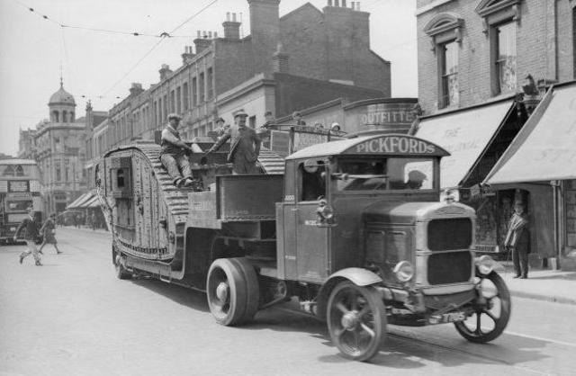 Camion con motor delatero