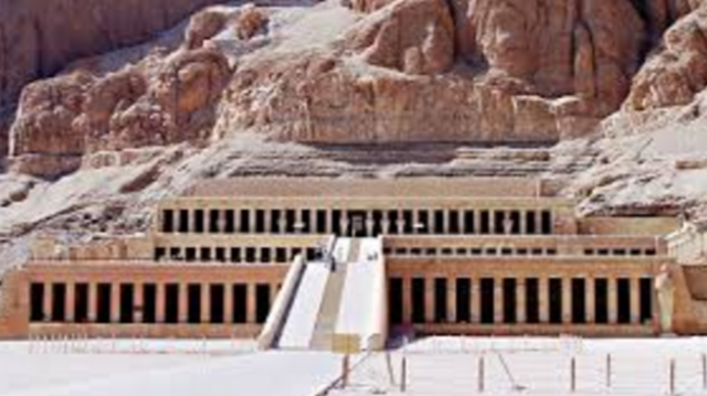 middle kingdom begins