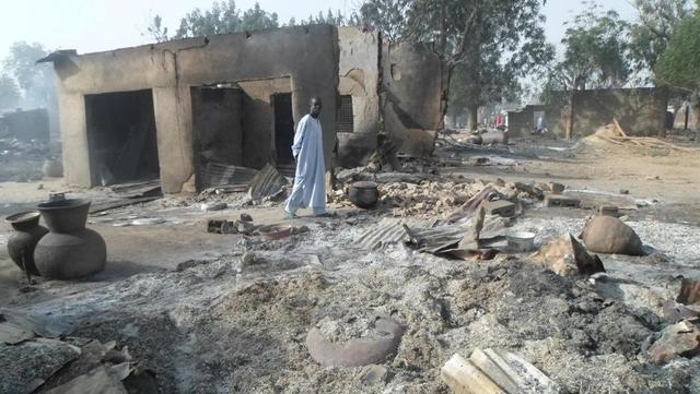 Assalto armato e villaggio dato alle fiamme: ennesimo massacro di Boko Haram, 86 morti
